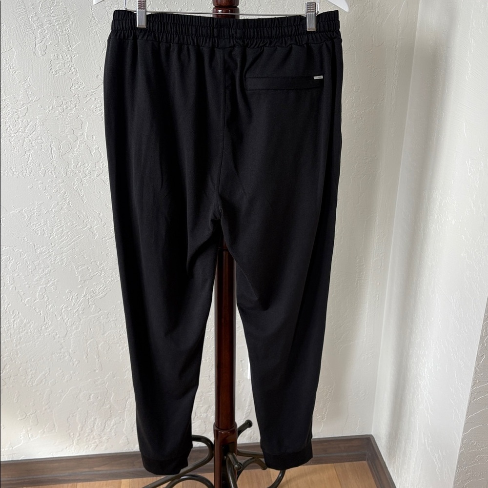 Men’s Vuori joggers. - Picture 9 of 12